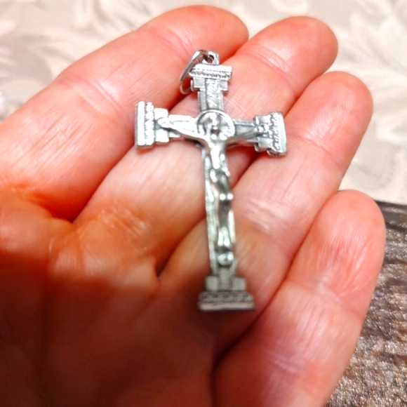 ▫️✝️▫️Beautiful Vintage Deadstock Ornate Silver Metal Crucifix Cross Pendant - Picture 5 of 15